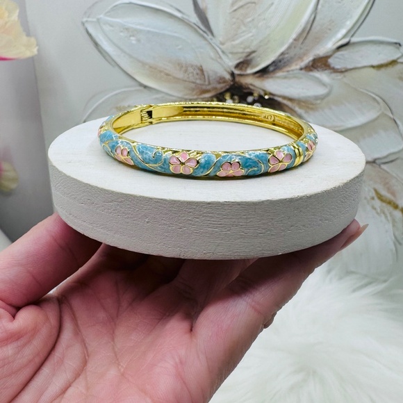 Cotton Candy Blue & Pink Flower Enamel Cloisonne Bracelet Bangle - Picture 4 of 7